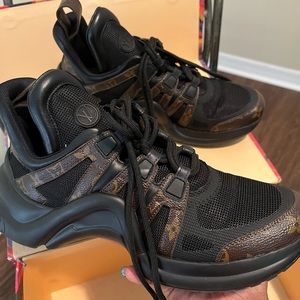 Louis Vuitton size 10 sneakers.